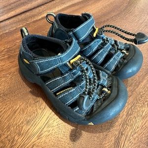 🔆3 for $10🔆 Keen sandals size 9